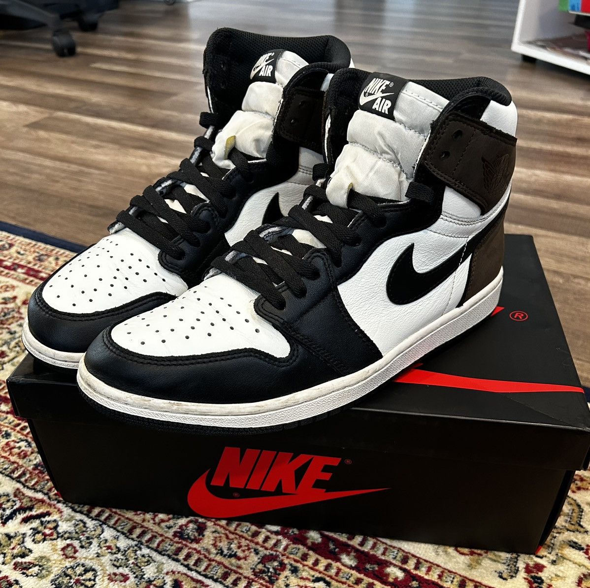 Jordan Brand Air Jordan 1 High OG Dark Mocha Size US 10.5 / EU 43-44 - 1 Thumbnail