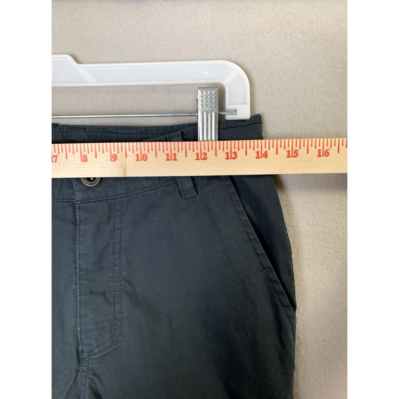 Mountain Hardwear Mountain Hardwear AP Pant Men 28x32 Black Outdoor Hiking Nylon Blend Roll Cuff Chino Straight Regular Pockets Reflective Breathable Logo Zipper Button Size US 28 / EU 44 - 8 Thumbnail