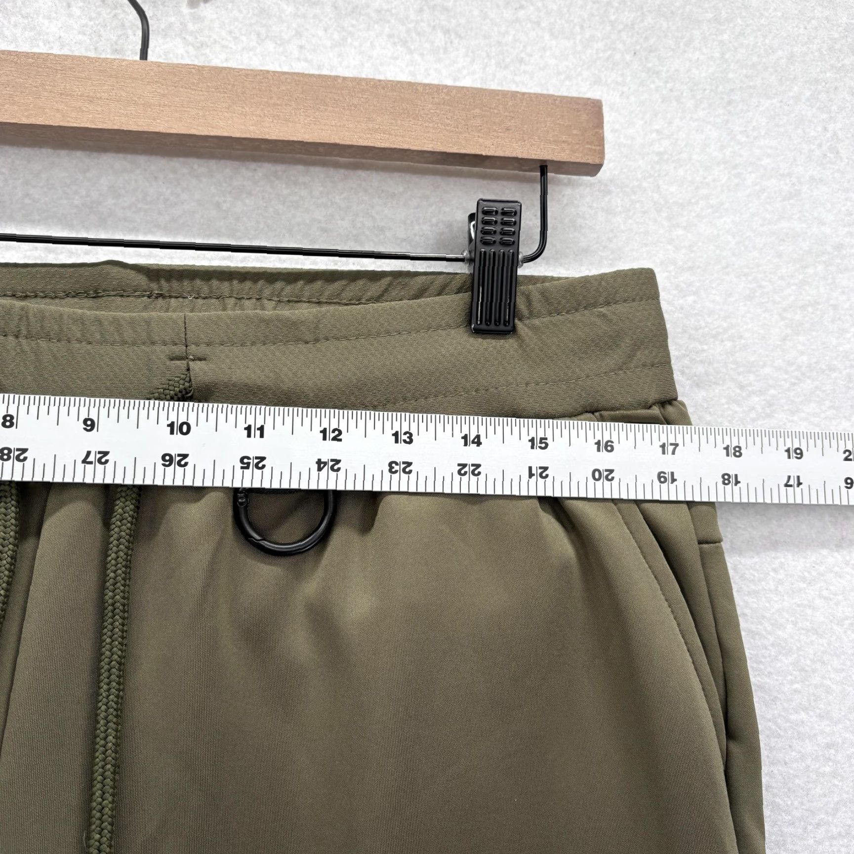 Born Born Tough Momentum Jogger Pants Mens XL Green Cargo Pocket Tapered Stretch Tech Cannabis? Size US 36 / EU 52 - 6 Thumbnail