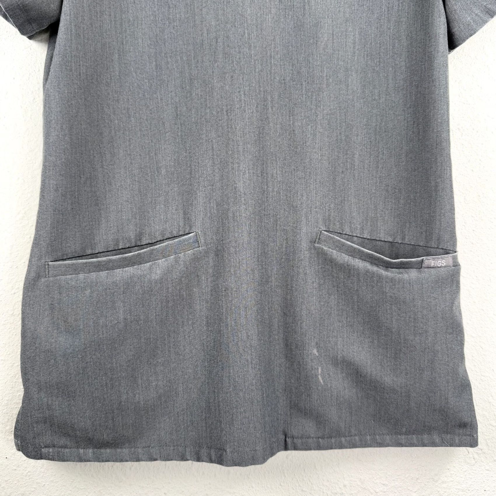 Vintage VINTAGE FIGS Scrub Top Womens 2XS Graphite Gray Casma Three Pocket Medical Nurse Top Shirt 2XS Womens Gray FIGS Scrub Top Size XXS / US 00 / IT 34 - 7 Thumbnail