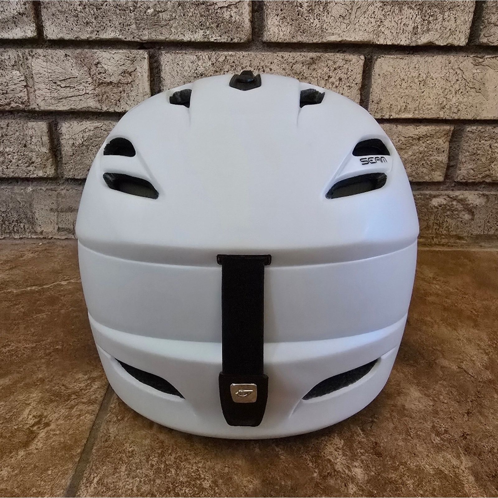 Giro Matte White | GIRO | Seam Snow Sport Helmet Size ONE SIZE - 4 Thumbnail