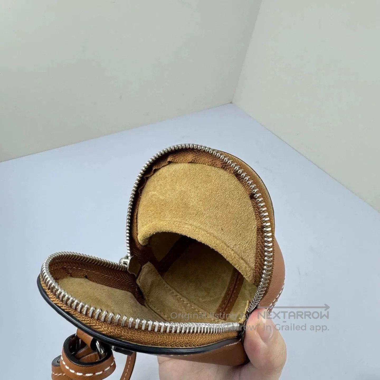 JW Anderson JW Anderson Leather Caramel Hat Crossbody. Size ONE SIZE - 5 Thumbnail