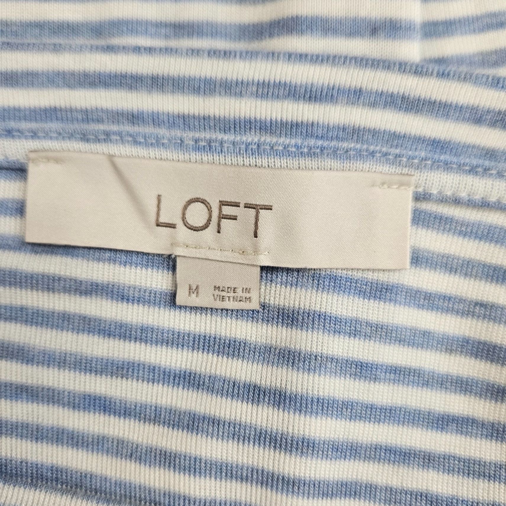 Loft VINTAGE? No. Ann Taylor LOFT womens top Sz Medium blue white stripe rayon blouse shirt? Size M / US 6-8 / IT 42-44 - 6 Thumbnail