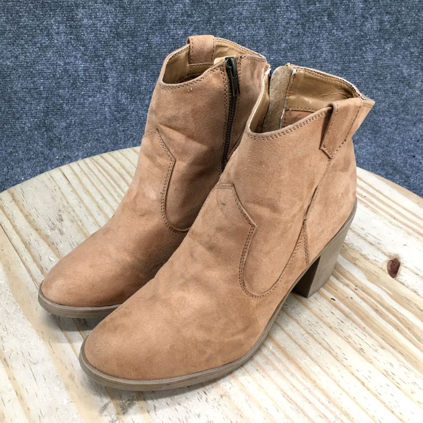 H&M Divided by H&M Boots Womens 41 Casual Side Zip Block Heels Ankle Bootie Brown Shoes Bootie Womens 41 Brown Size US 10 / IT 40 - 6 Thumbnail