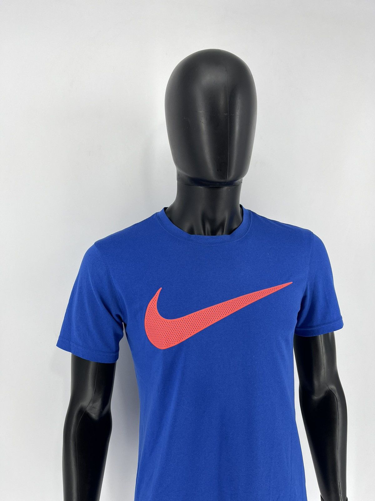 Nike Vintage 90s Nike Swoosh Logo Tee Travis Scott Style Grailed Size US S / EU 44-46 / 1 - 3 Thumbnail
