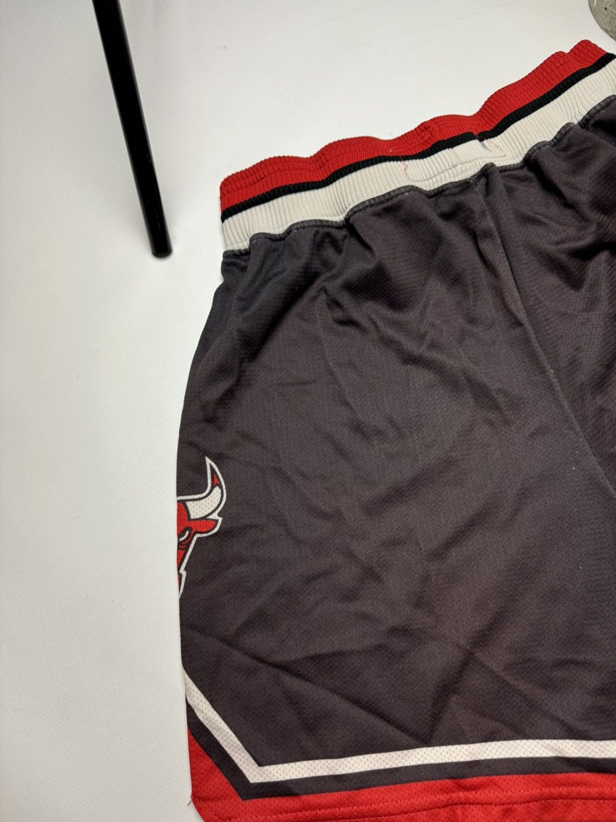 Champion × NBA × Vintage Rare vintage Chicago bulls NBA champion shorts Size US 32 / EU 48 - 10 Thumbnail