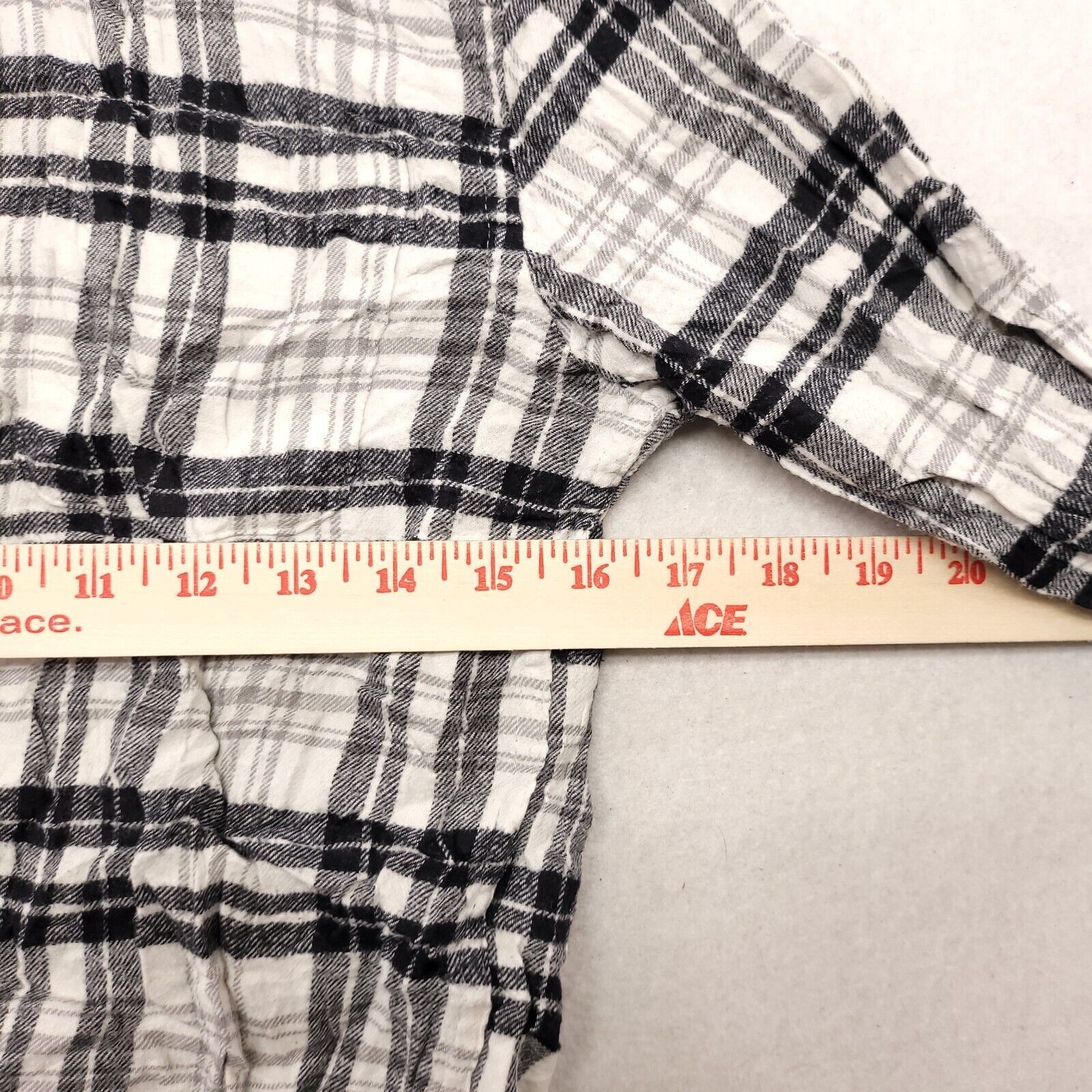 Croft & Barrow Croft & Barrow Tartan Flannel Shirt Mens Size S White Black Size US S / EU 44-46 / 1 - 9 Thumbnail