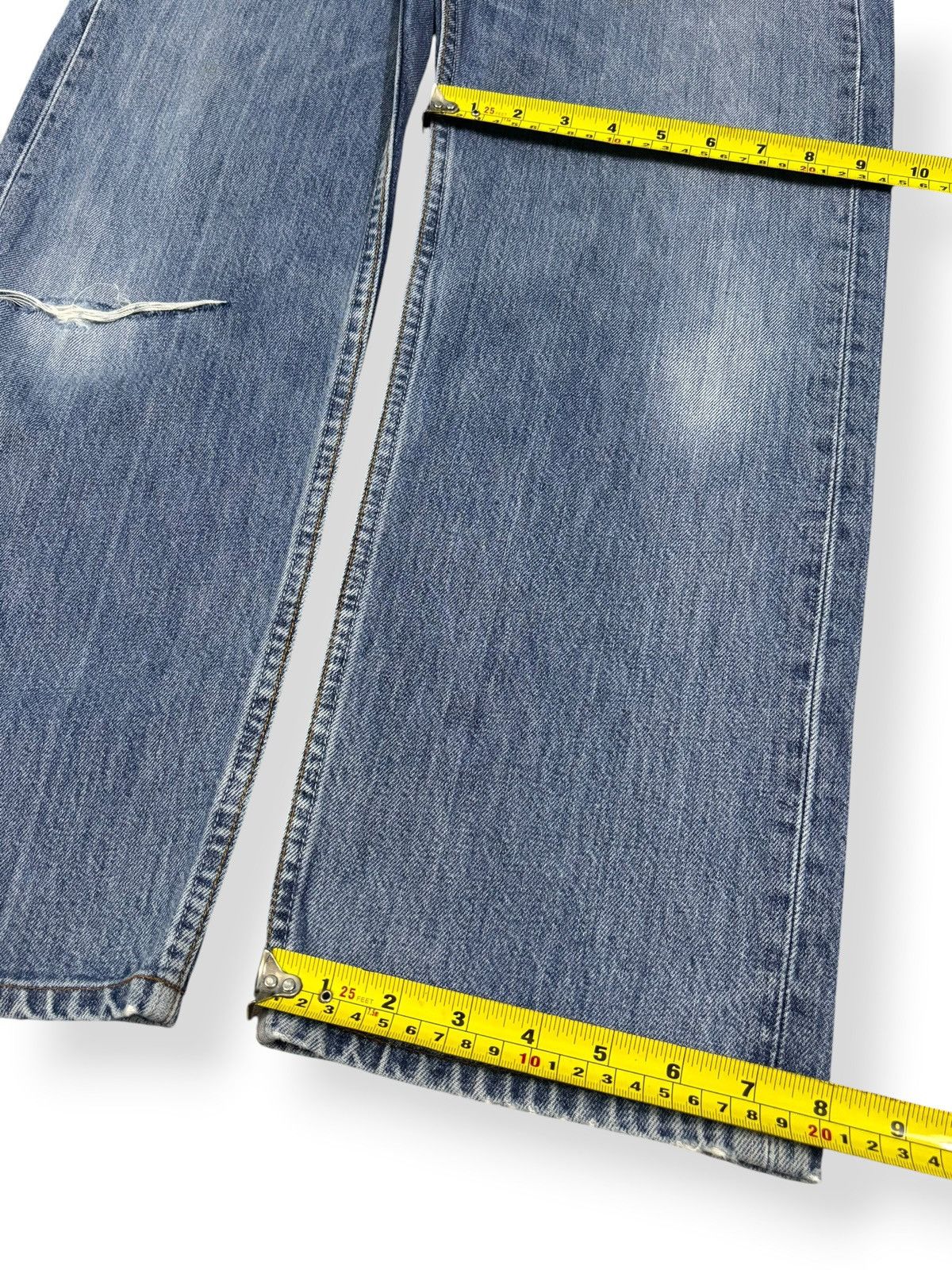 Levi's Vintage 90s Levis 501 Blue Wash Button Fly Distressed Jeans Size US 33 - 16 Thumbnail