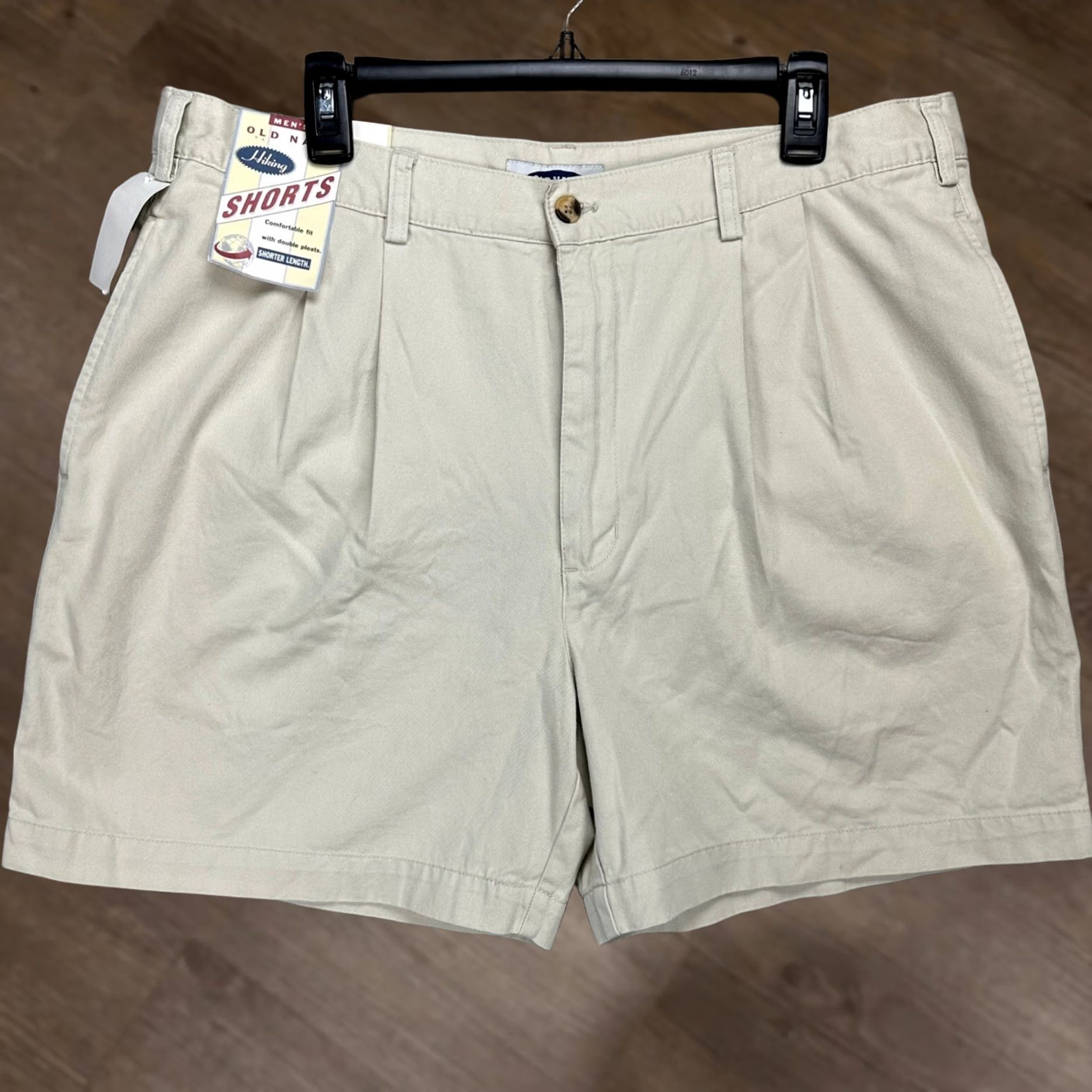 Old Navy Old Navy Mens Shorts 38 Beige Pleated Pockets Outdoor 100% Cotton NEW Size US 38 / EU 54 - 1 Thumbnail