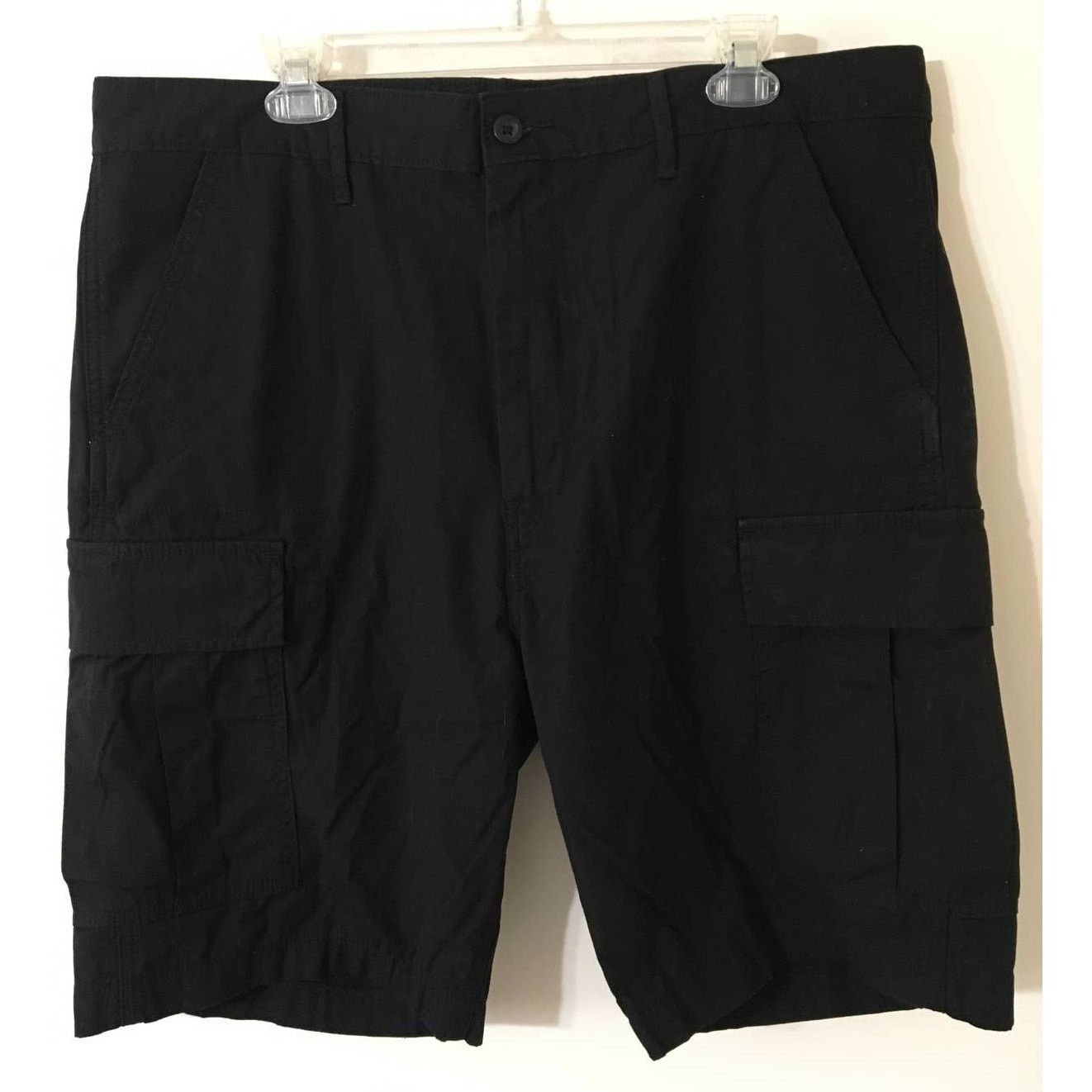 Levi's NWOT Levi's Two Horse Brand Waterless 38 Black Cargo Shorts Size US 38 / EU 54 - 1 Thumbnail