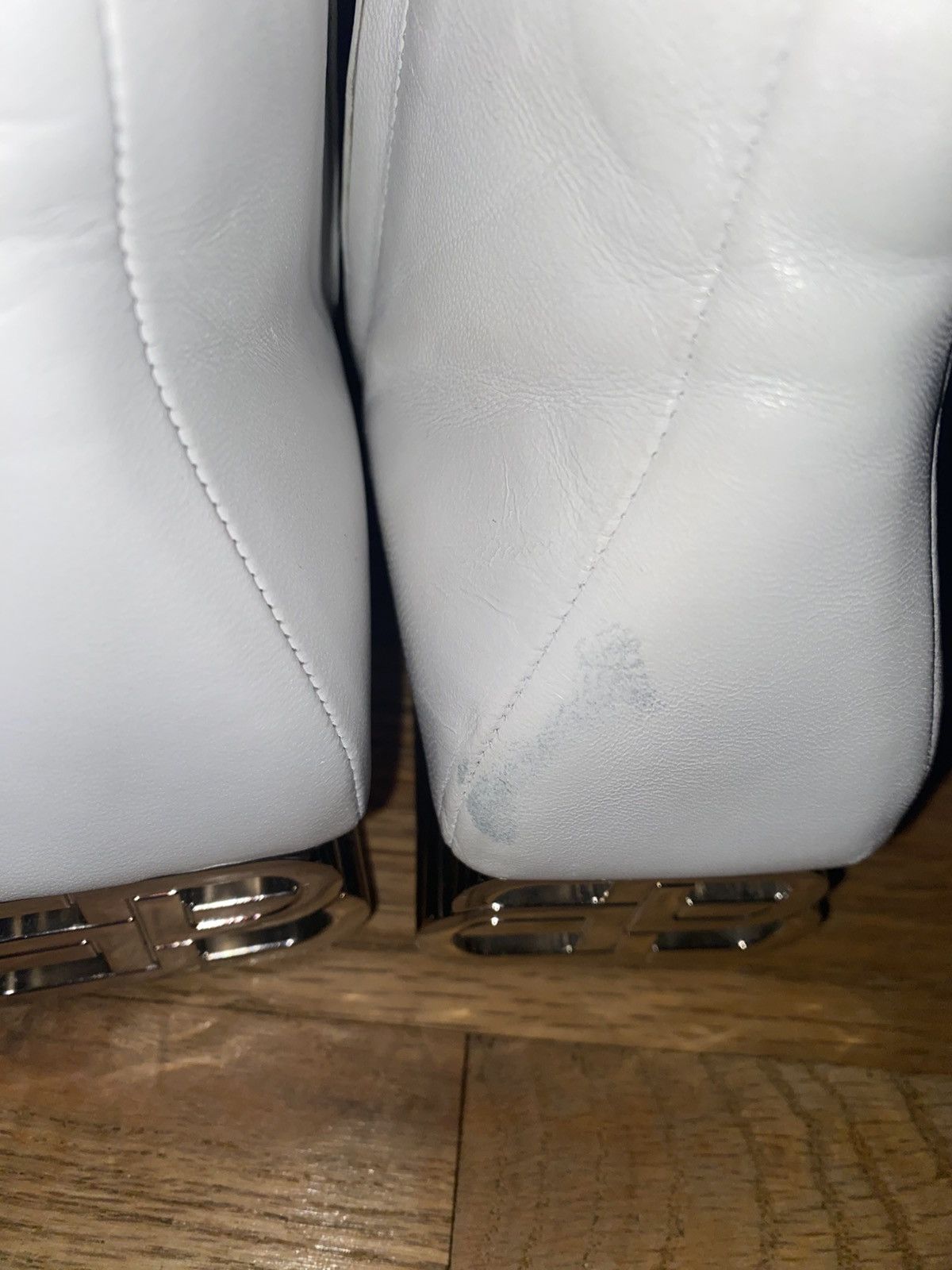Balenciaga Authentic Balenciaga Typo BB White Leather Ankle Boots 38.5 Size US 8.5 / IT 38.5 - 10 Thumbnail
