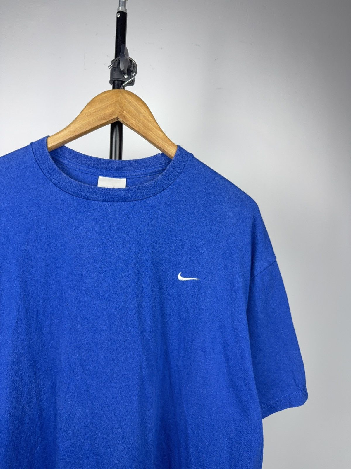 Nike Vintage 90s Retro Nike Basic Small Swoosh Embroidered Tee Size US L / EU 52-54 / 3 - 2 Thumbnail