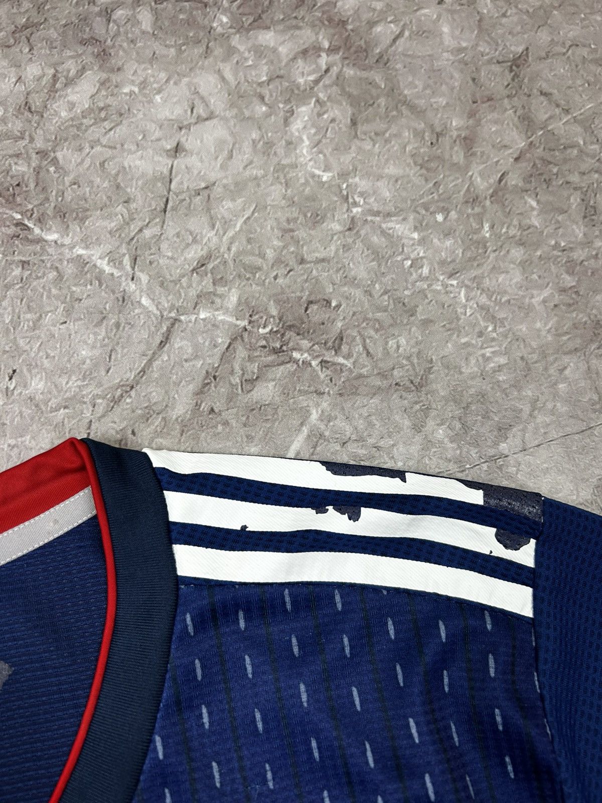 Adidas JAPAN 2018 HOME SHIRT FOOTBALL SOCCER JERSEY ADIDAS Size US L / EU 52-54 / 3 - 6 Thumbnail