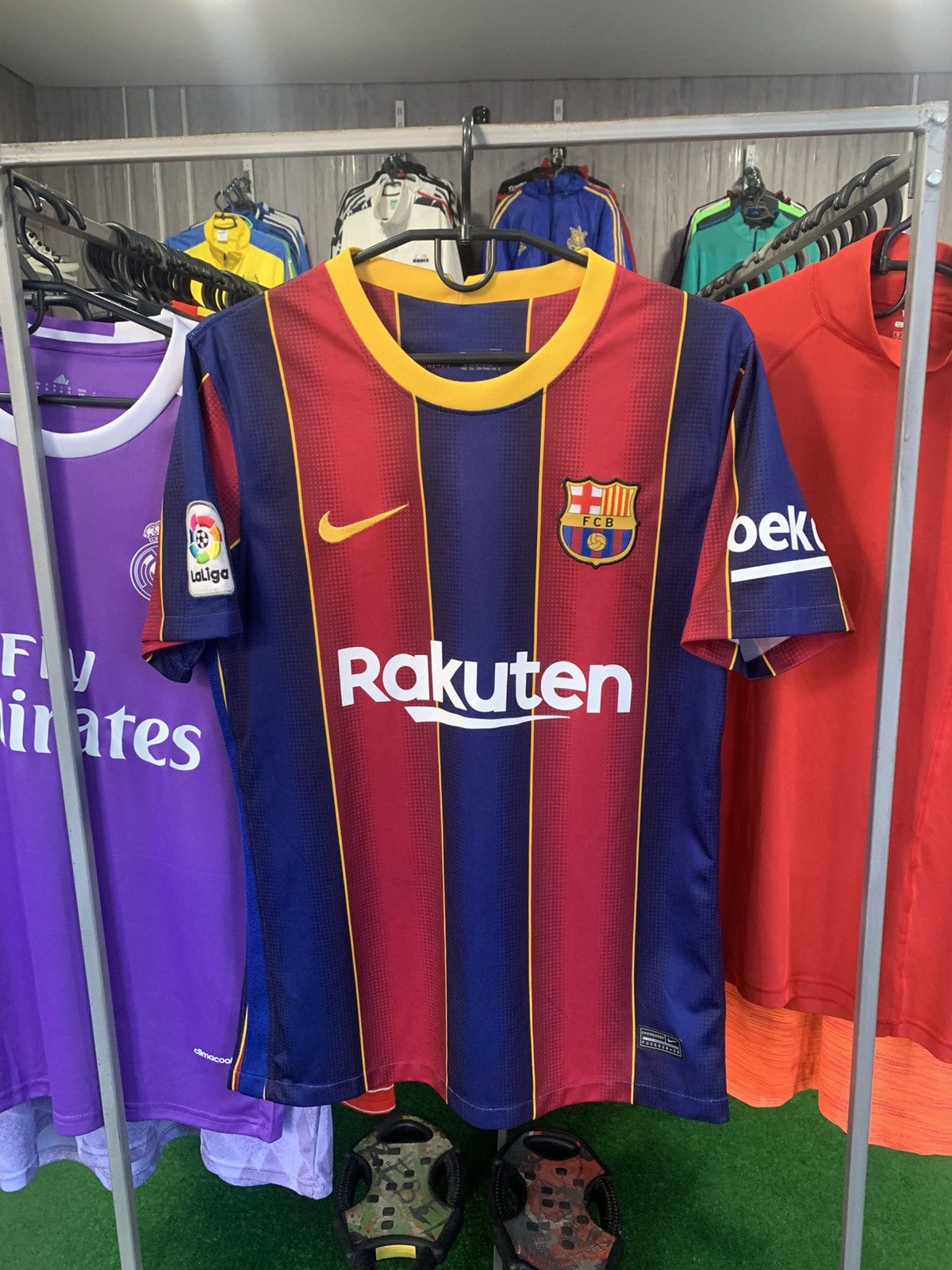 Nike × Vintage Barcelona 2020 2021 Home Nike Football Soccer Jersey Size M Size US S / EU 44-46 / 1 - 1 Thumbnail