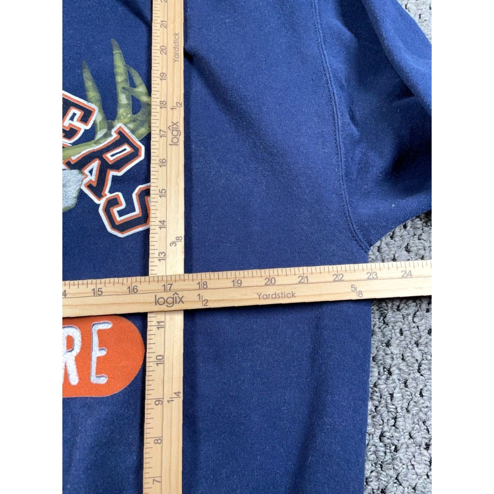 Jerzees JERZEES Sweatshirt Hunter’s Nightmare Deer Print Blue 50-50 Adult Large 90s Nature Animals Mens Pullover Crew Neck Size US L / EU 52-54 / 3 - 5 Thumbnail
