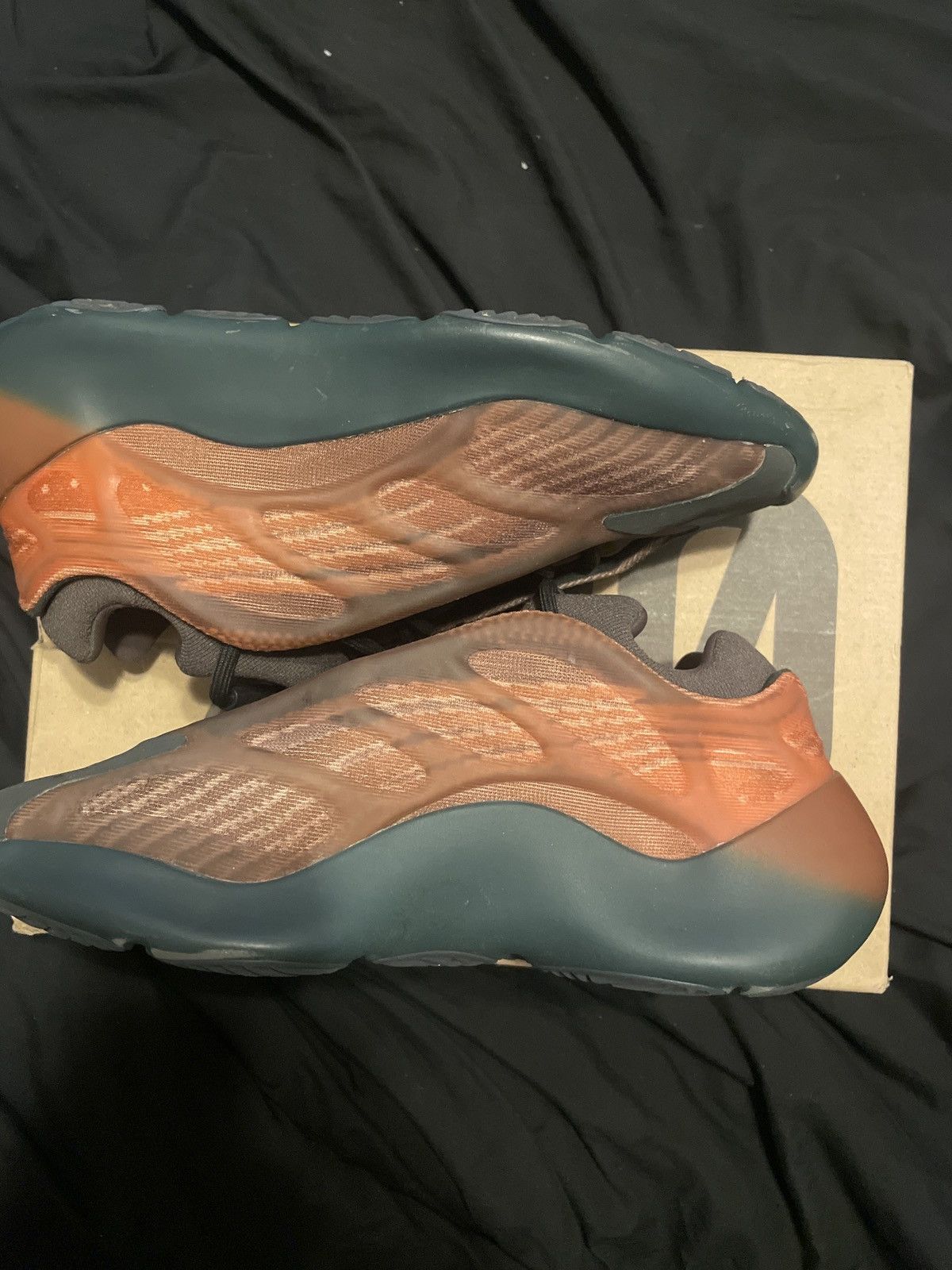 Yeezy yeezy 700 Size US 7.5 / EU 40-41 - 4 Thumbnail