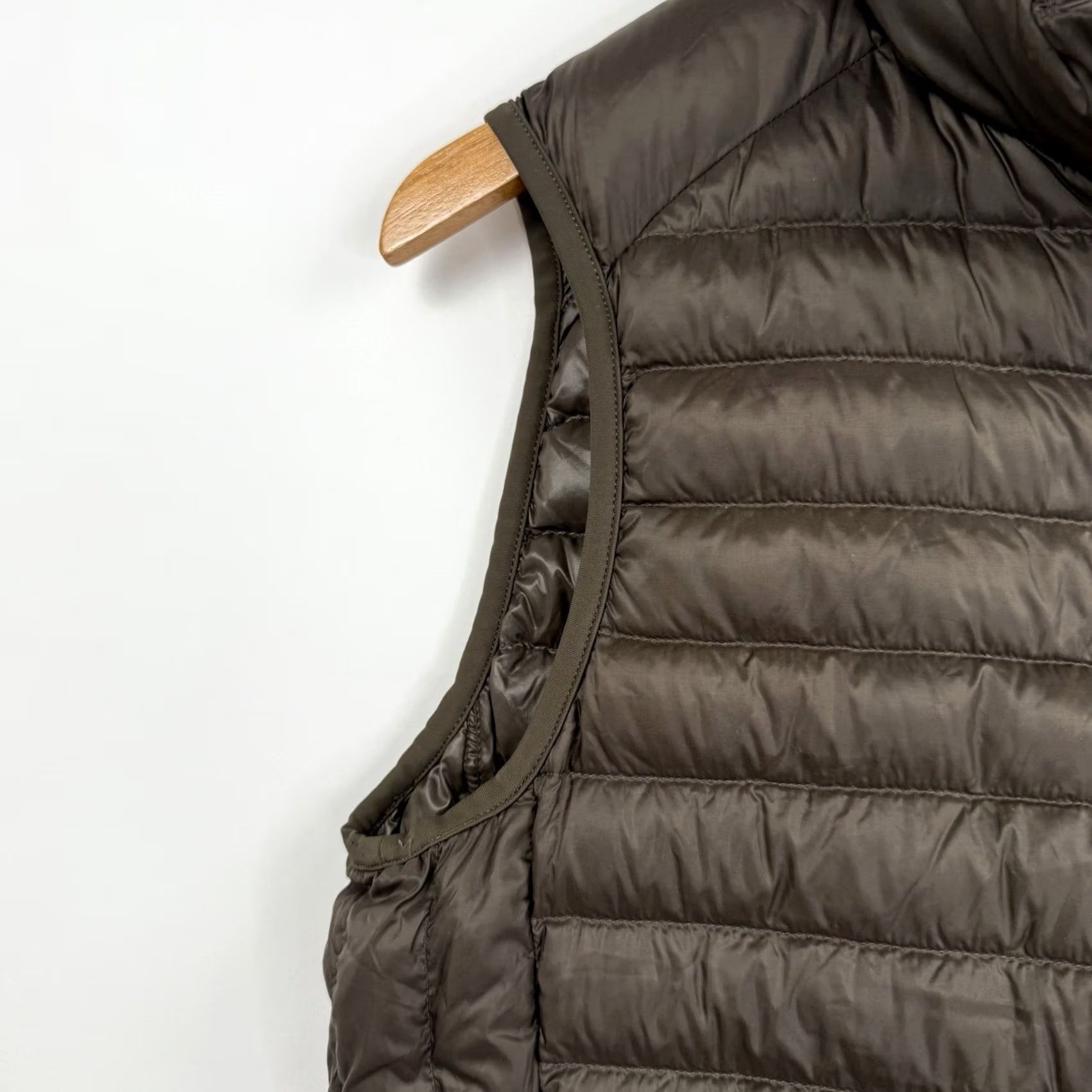 Uniqlo UNIQLO Puffer Vest Womens S Brown Ultra Light Down Nylon Quilted Vest Size S / US 4 / IT 40 - 4 Thumbnail