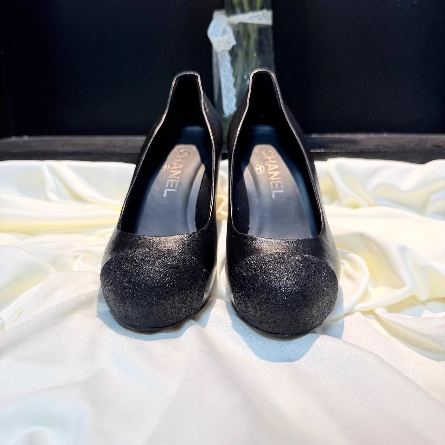 Chanel CHANEL CC Black Colorblock Heels 36 95 New Size US 5.5 / IT 35.5 - 2 Thumbnail