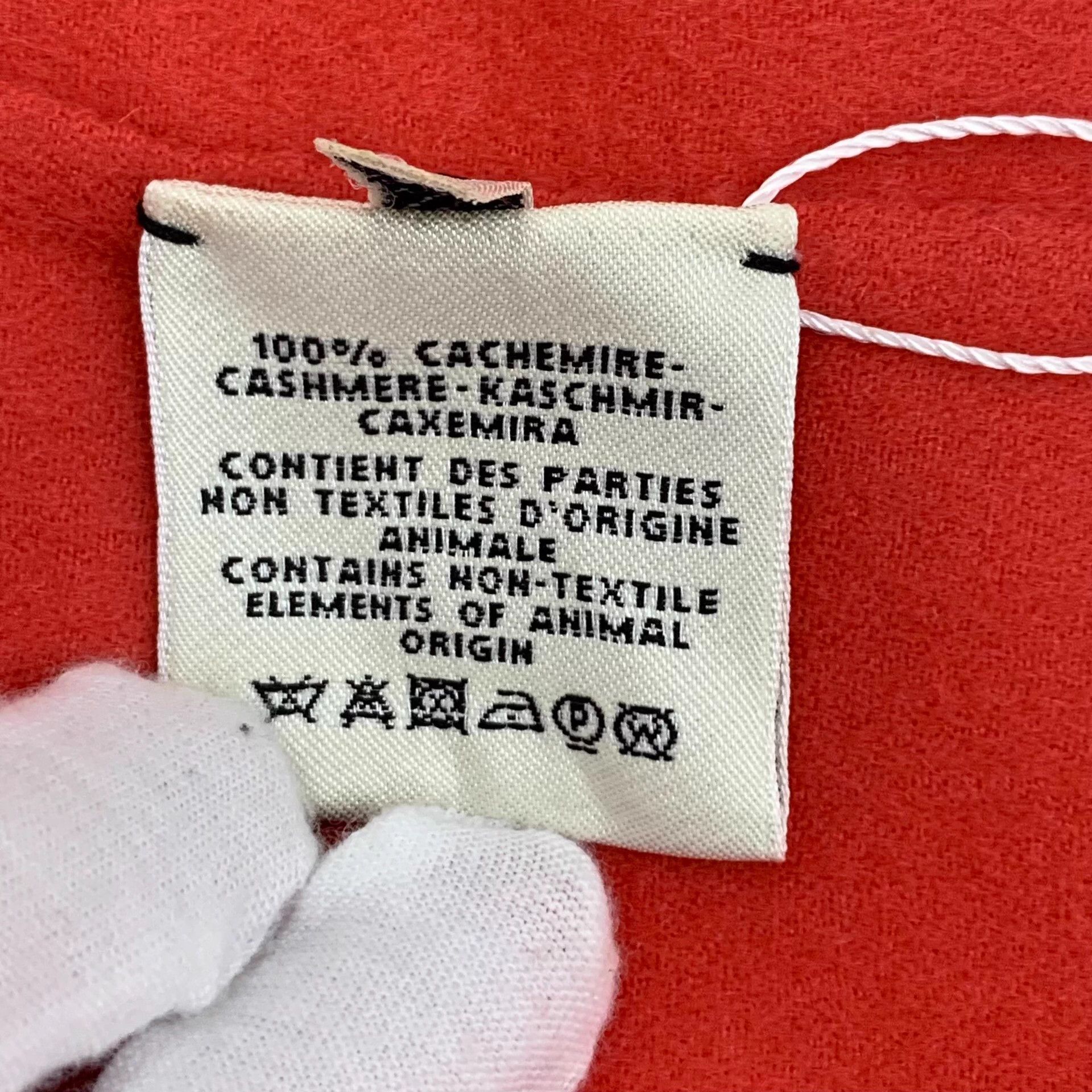 Hermes KW0846 Hermes Red Cashmere V-neck Long-sleeved Wool Jacket, Size S / US 4 / IT 40 - 7 Thumbnail