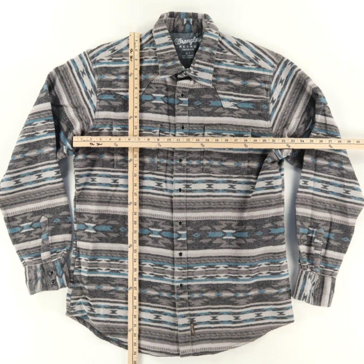 Wrangler Wrangler Aztec Flannel Pearl Snap Shirt Gray Men's XLT Shirt Size US XL / EU 56 / 4 - 3 Thumbnail