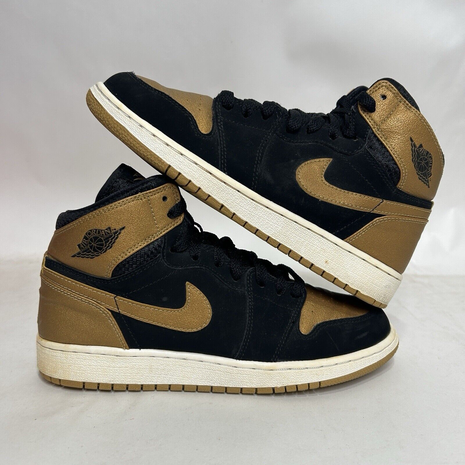 Nike Nike Air Jordan 1 High Retro BG “Melo/Black Gold” 2024 Size US 7.5 / IT 37.5 - 1 Thumbnail