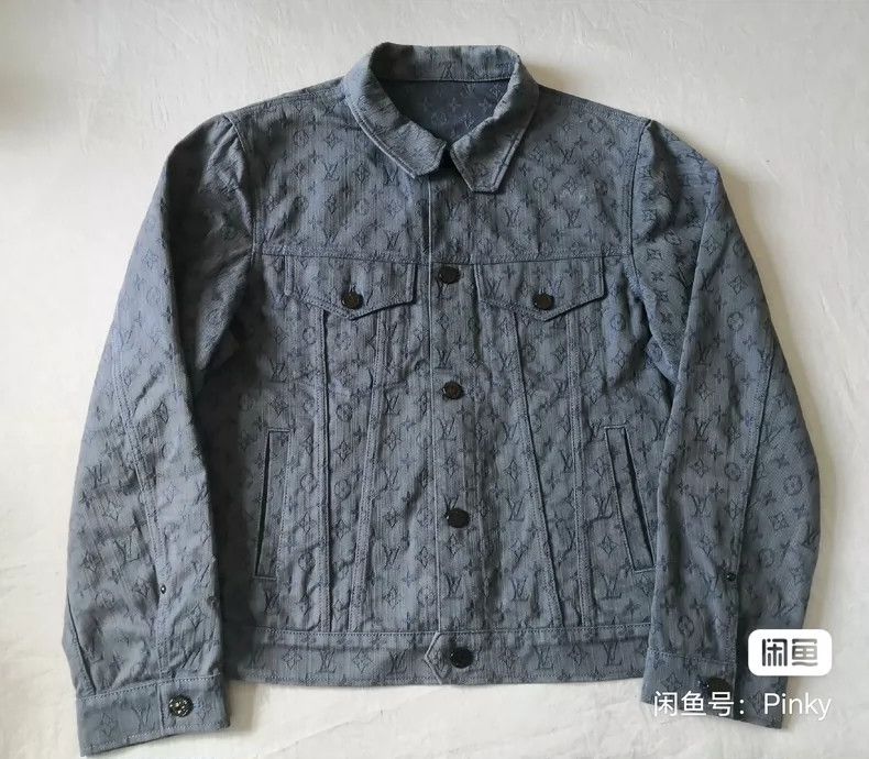 Louis Vuitton Louis Vuitton Classic denim jacket with full printed logo j Size US L / EU 52-54 / 3 - 1 Thumbnail