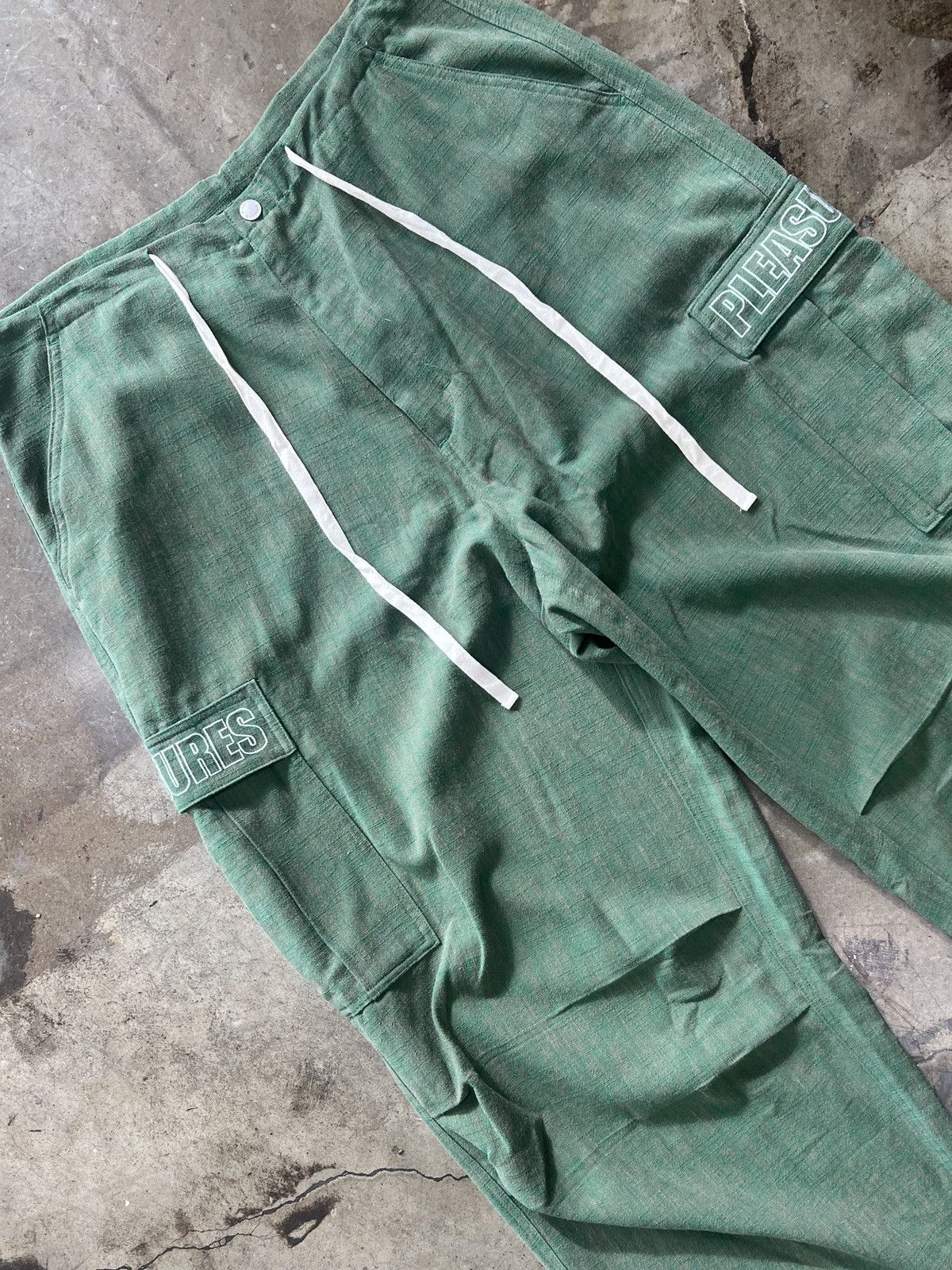 Pleasures Pleasures Visitor Wide Cargo Green Large Size US 34 / EU 50 - 1 Thumbnail