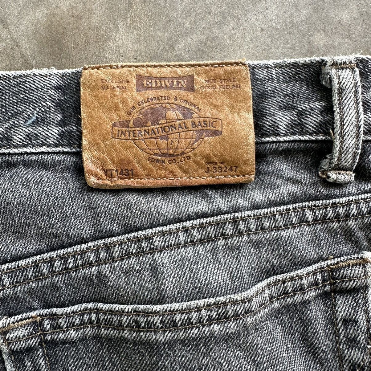 Japanese Brand Vintage Edwin Black Faded Distressed Denim Jean Pant W31 Size US 31 - 12 Thumbnail