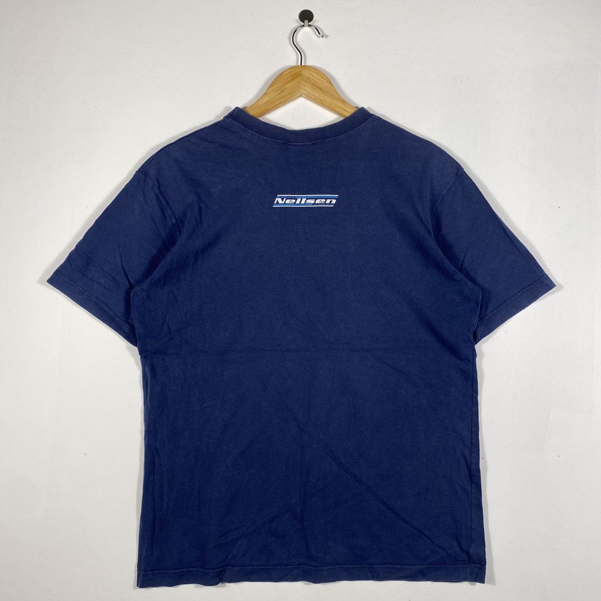 Vintage Vintage 90's BROTHERS NEILSEN SURF Australia Logo Tee Shirt Size US S / EU 44-46 / 1 - 5 Thumbnail