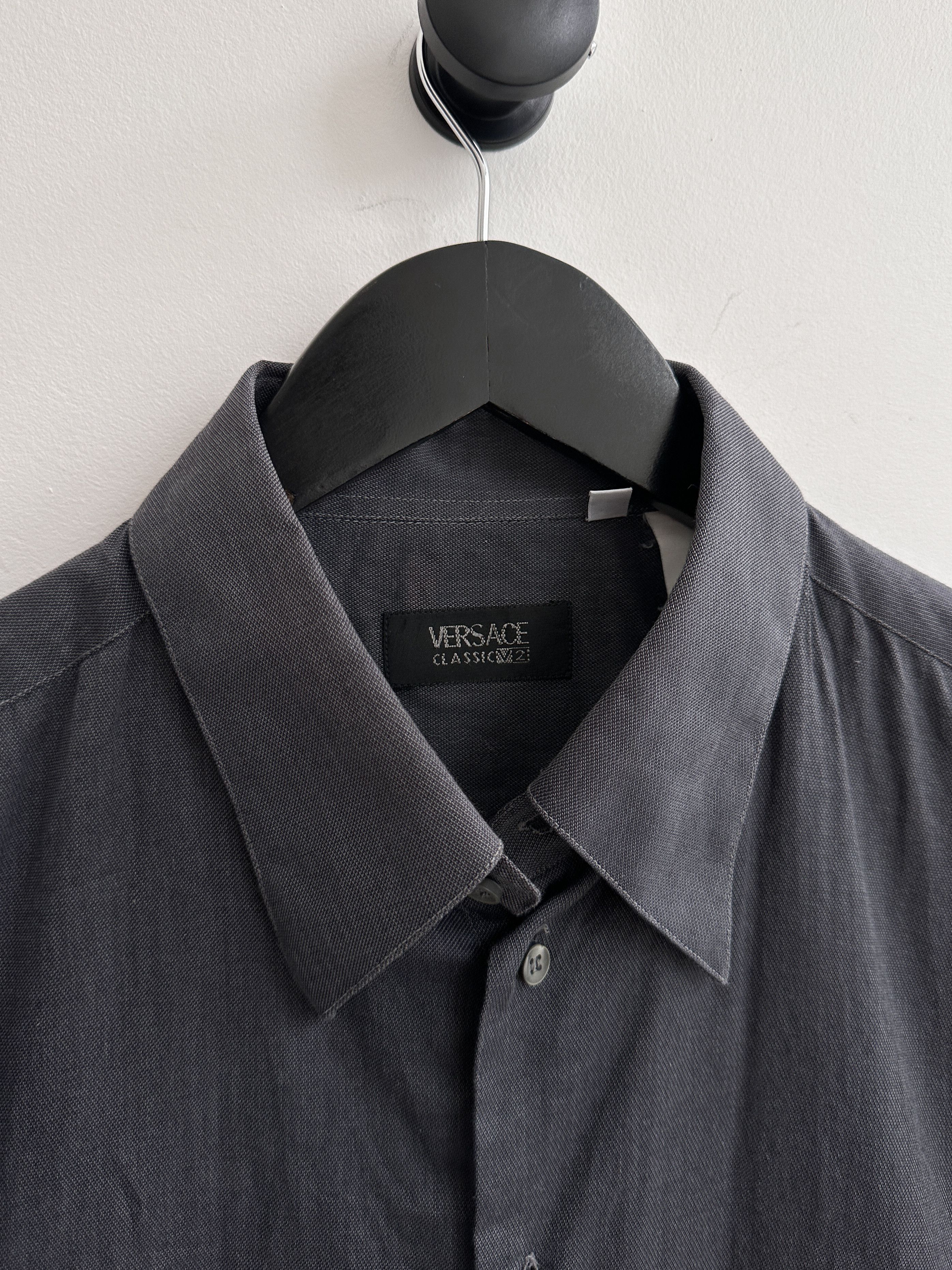 Versace Vintage Versace Classic V2 Gray Shirt Size US L / EU 52-54 / 3 - 6 Thumbnail