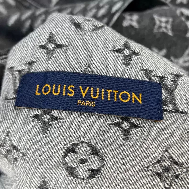 Louis Vuitton Louis Vuitton Co-branded full print print patchwork casual Size US S / EU 44-46 / 1 - 4 Thumbnail