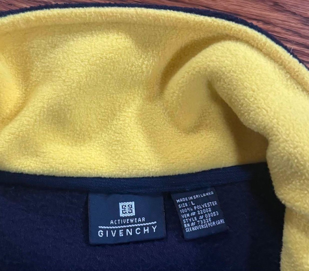 Givenchy Vintage Givenchy Navy Yellow Fleece 1/2 Zip Pullover Size L Size US L / EU 52-54 / 3 - 4 Thumbnail