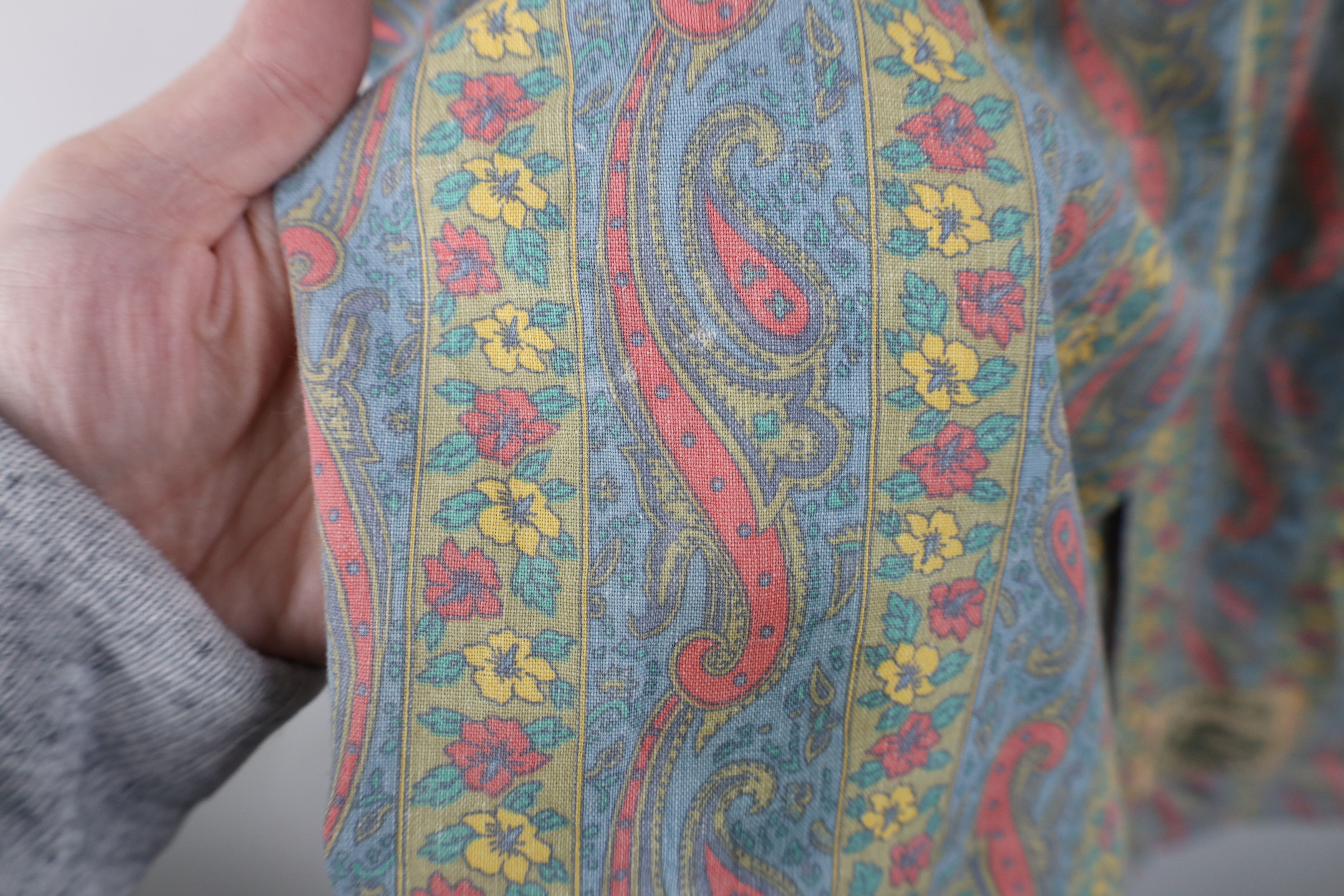 Vintage Vintage 90s Streetwear Flower Paisley Baggy Button Shirt Size US XL / EU 56 / 4 - 5 Thumbnail
