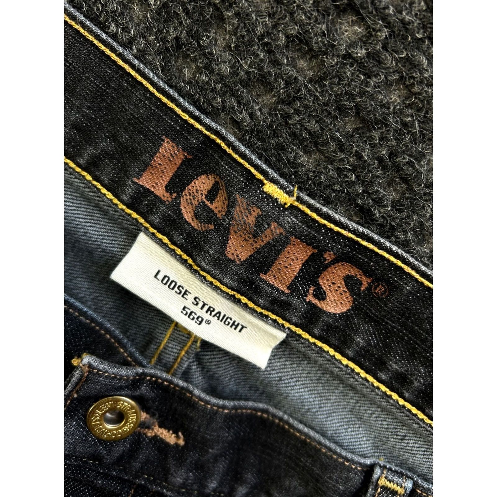 Levi's VINTAGE Levi’s 569 Jeans Straight Denim 38 x 30 Dark Blue Distressed 90s Mens Jeans Size US 38 / EU 54 - 3 Thumbnail