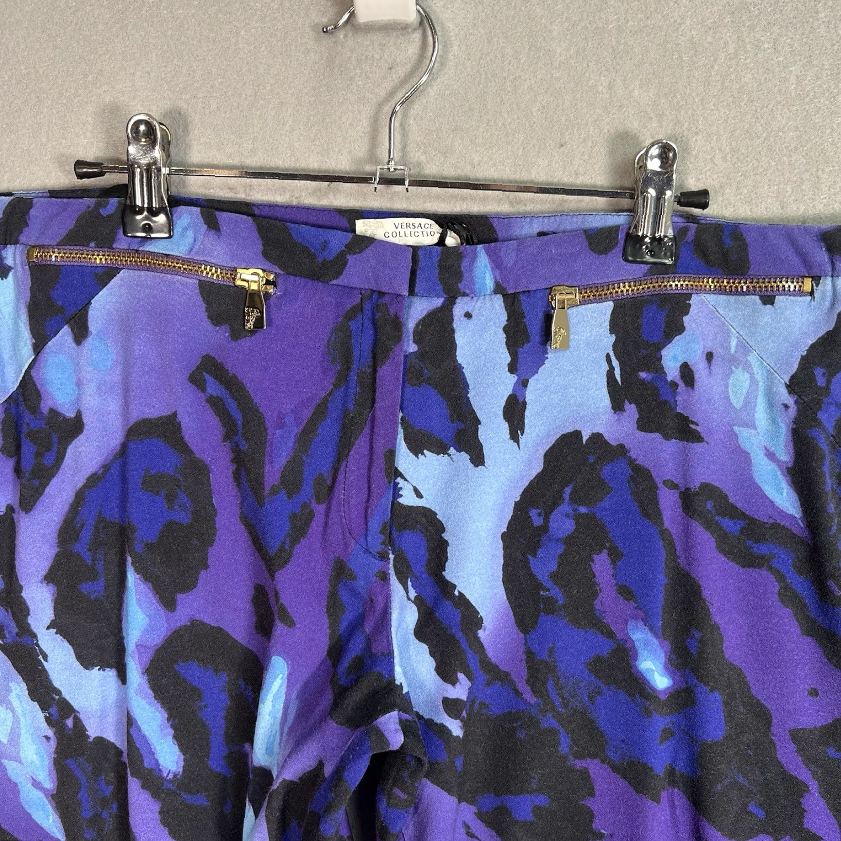 Vintage VINTAGE Versace Collection Pants Women 48 Slim Leg Ankle Cheetah Print Blue Purple Womens Size 34" / US 12 / IT 48 - 5 Thumbnail