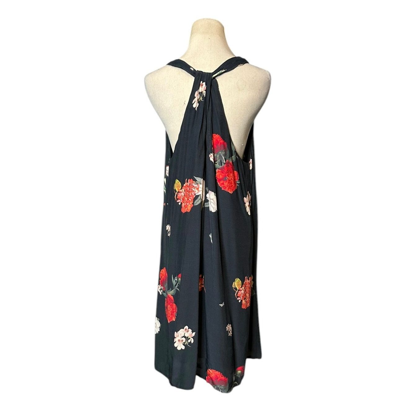 Alice + Olivia Alice + Olivia Castaway Black Red Floral Dress Size M Size S / US 4 / IT 40 - 2 Thumbnail