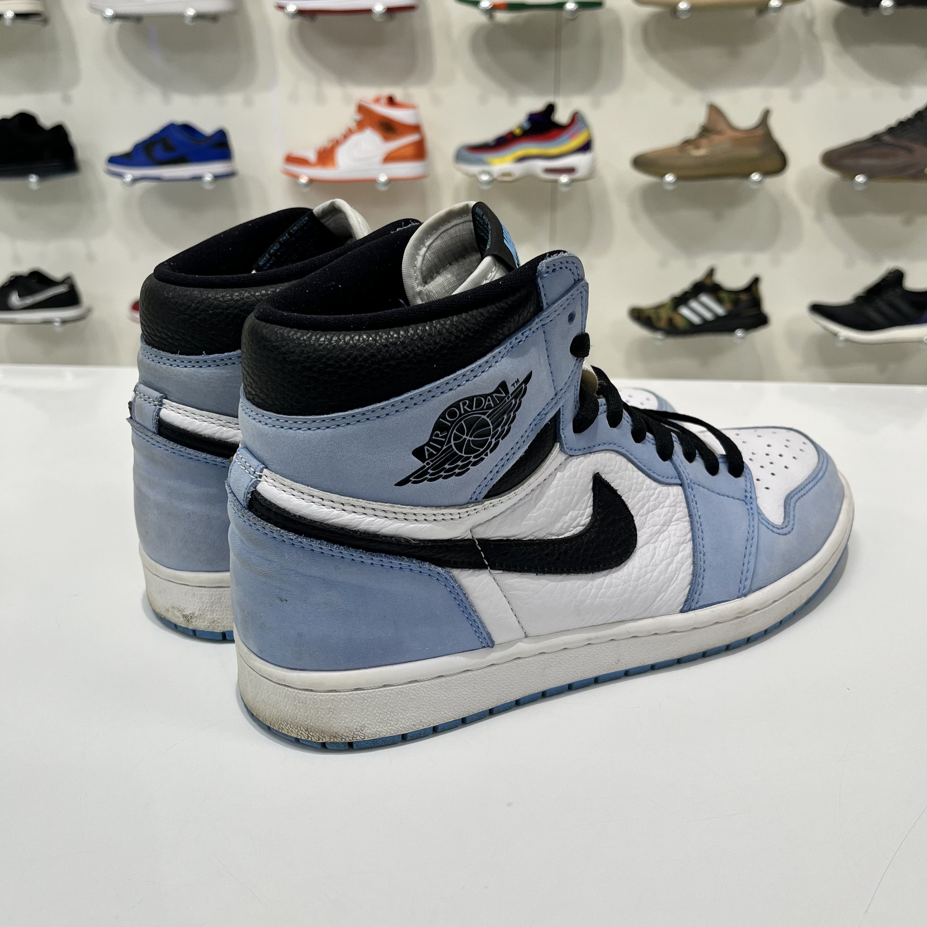 Nike Jordan 1 Retro High OG University Blue Size US 10.5 / EU 43-44 - 6 Thumbnail