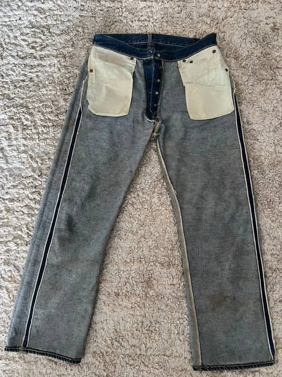 Levi's Levis BigE Hidden Rivet Leather Patch Circa 1952 Size US 33 - 12 Thumbnail