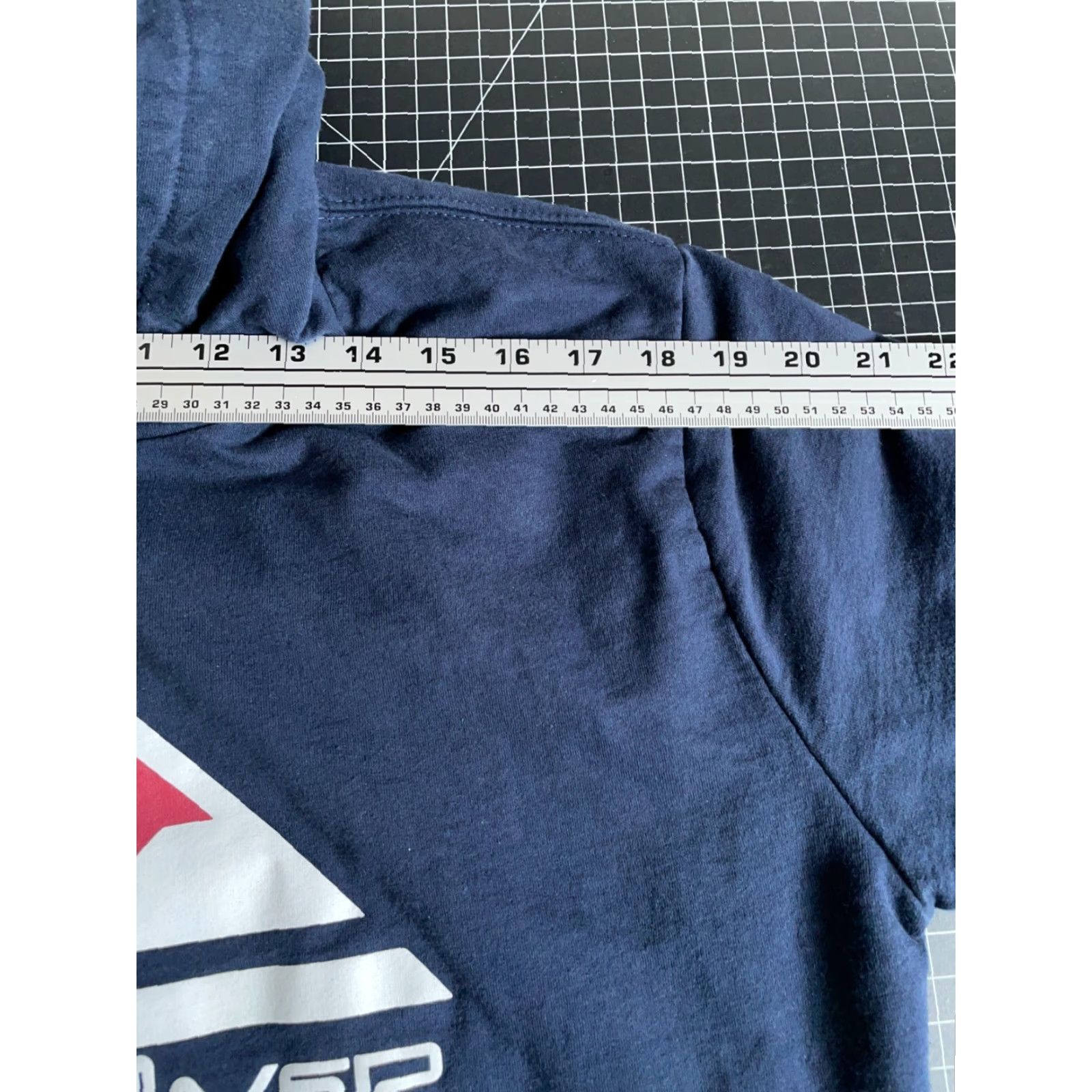 Quiksilver VINTAGE Quiksilver Hoodie Men's L Dark Blue Logo Pullover 90s Skating Y2K Graphic Print Pocket Show Size US L / EU 52-54 / 3 - 7 Thumbnail