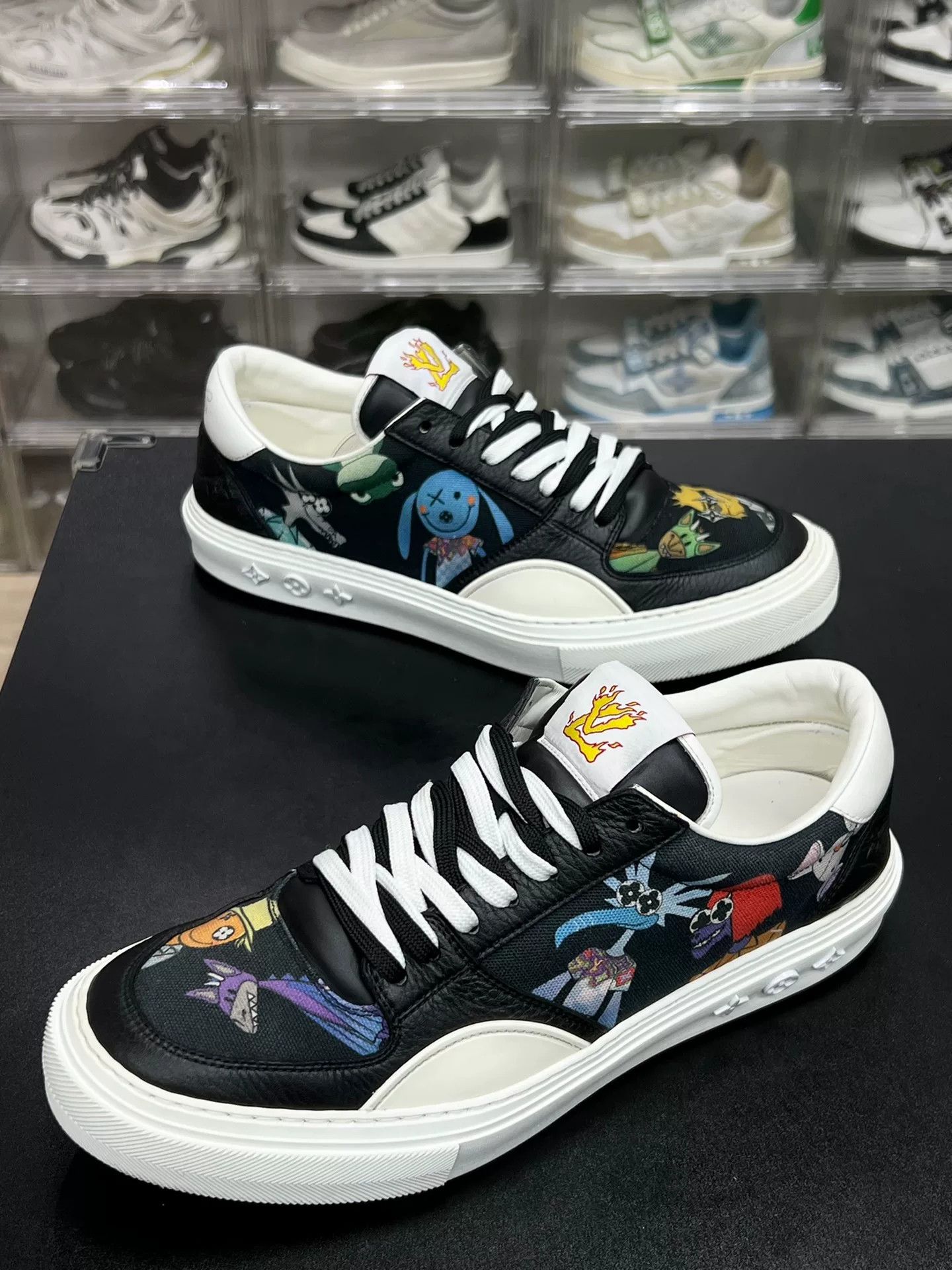 Louis Vuitton Louis Vuitton Printed Black Lowtop Sneakers 10 Men Size US 10 / EU 43 - 1 Thumbnail