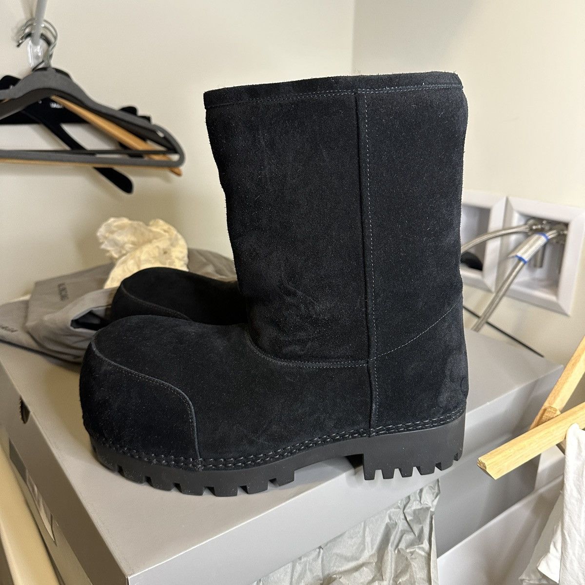 Balenciaga ALASKA BOOTS | Grailed Balenciaga ALASKA BOOTS | Grailed