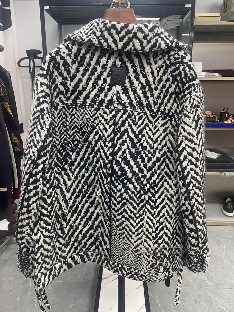 Loewe Loewe Textured Single-Breasted Loose Fit Jacket with Front Size XS / US 0-2 / IT 36-38 - 2 Thumbnail