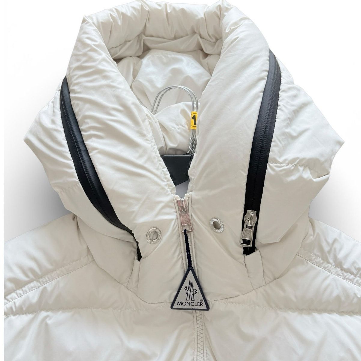 Moncler Moncler Men's Cardere Concealed Logo Jacket White | Size 2 Size US S / EU 44-46 / 1 - 3 Thumbnail