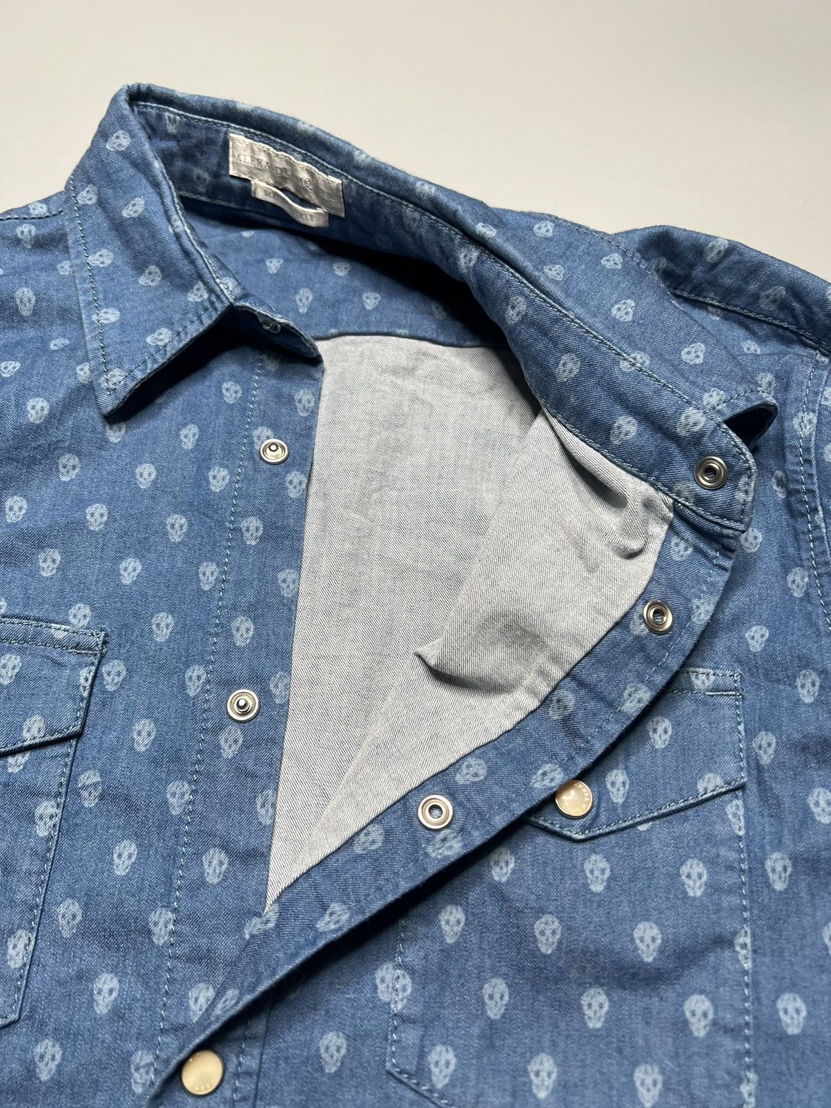 Alexander McQueen Alexander Mcqueen Snap Button down Skull Mono Denim Shirt Size US S / EU 44-46 / 1 - 5 Thumbnail
