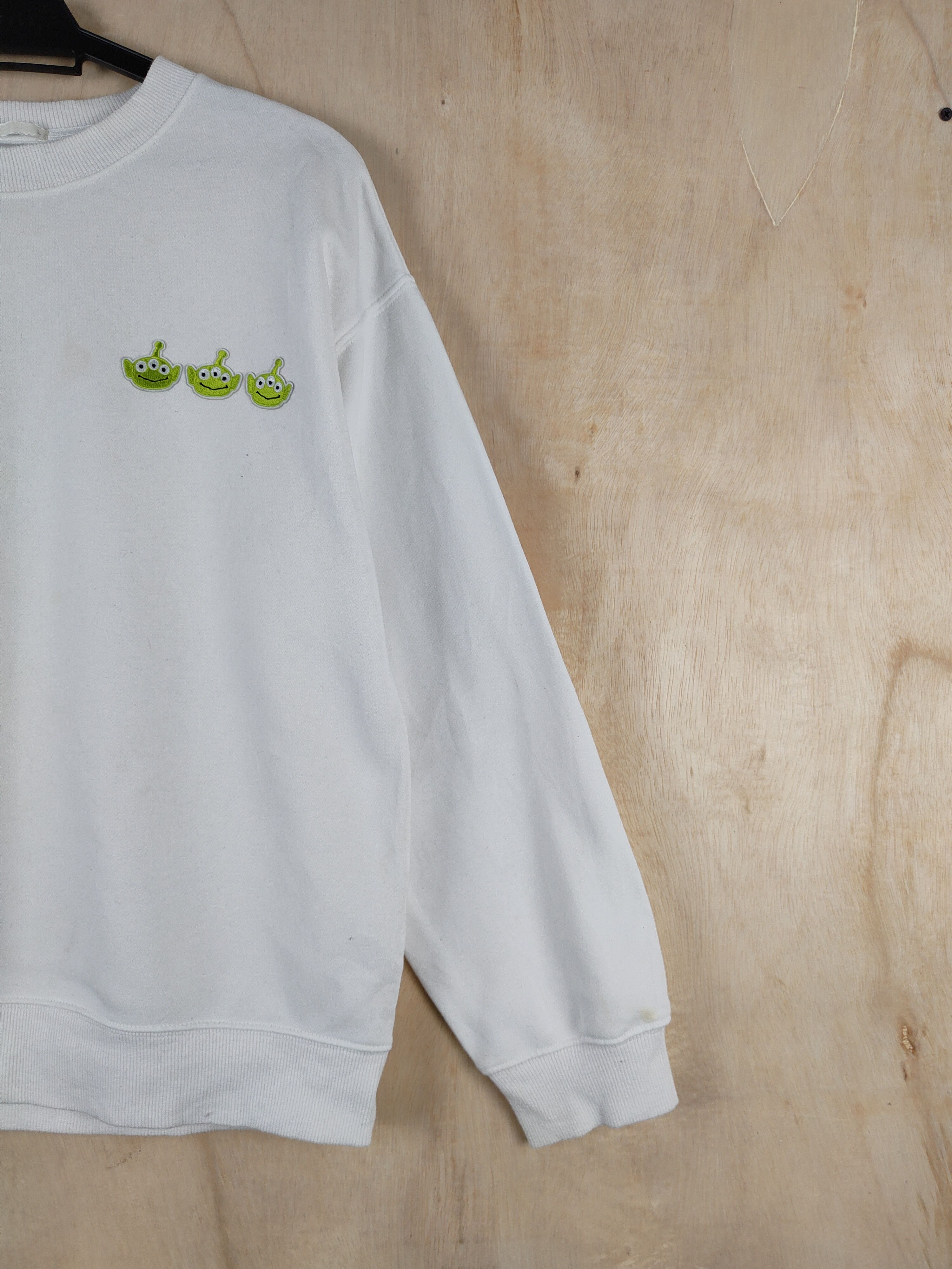 Disney GU X Toys Story movie White Sweatshirts #S2554 Size US L / EU 52-54 / 3 - 4 Thumbnail
