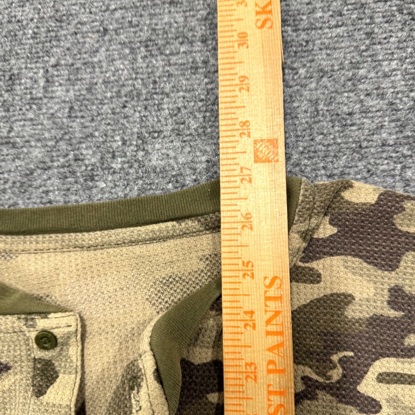 The Unbranded Brand The Unbranded Brand Camouflage Thermal Long Sleeve Shirt Mens L Multicolor 1/4 Button Up Stained Pullover Size US L / EU 52-54 / 3 - 4 Thumbnail