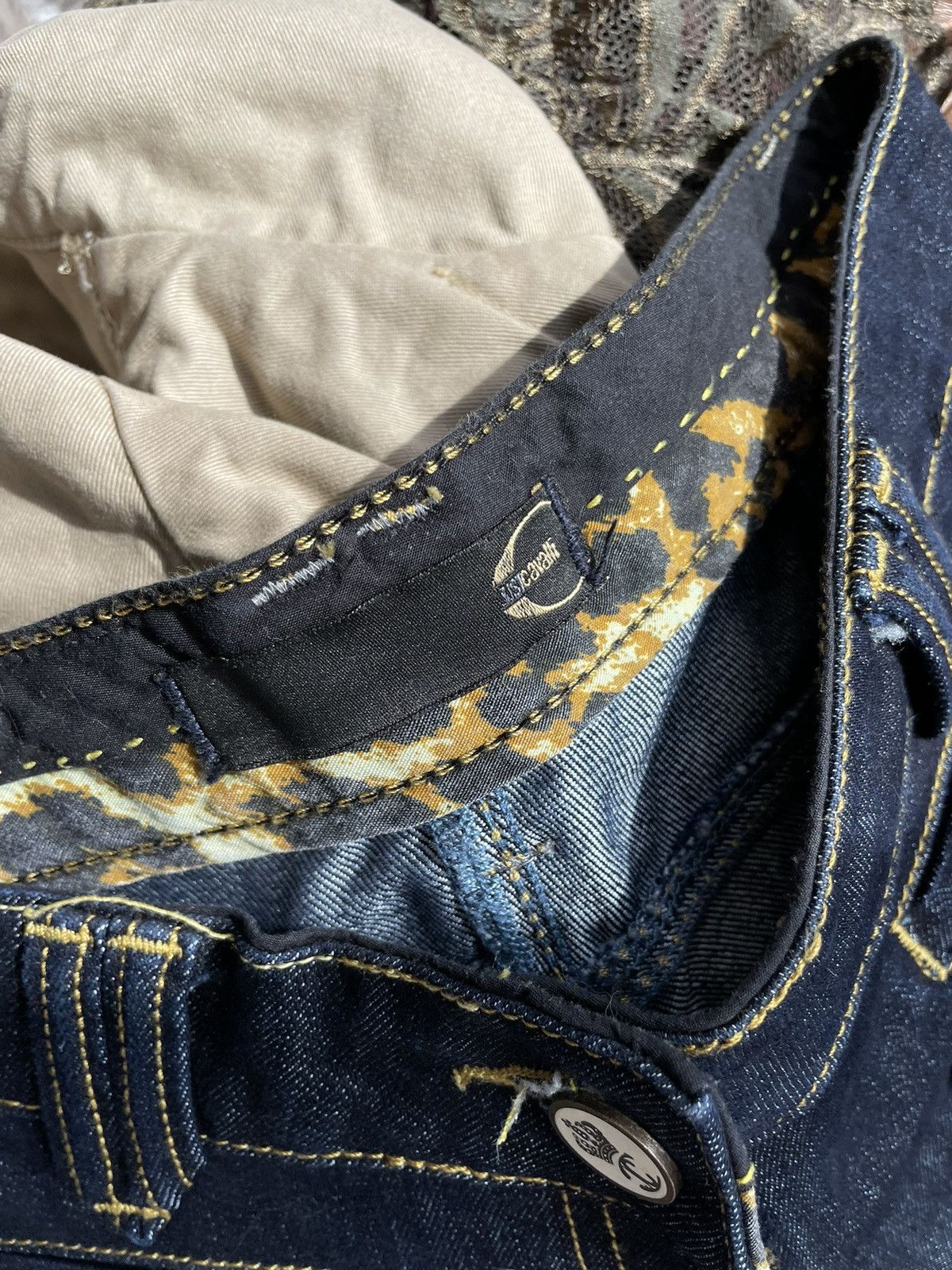 Roberto Cavalli Roberto Cavalli jean Size 26" / US 2 / IT 38 - 21 Thumbnail