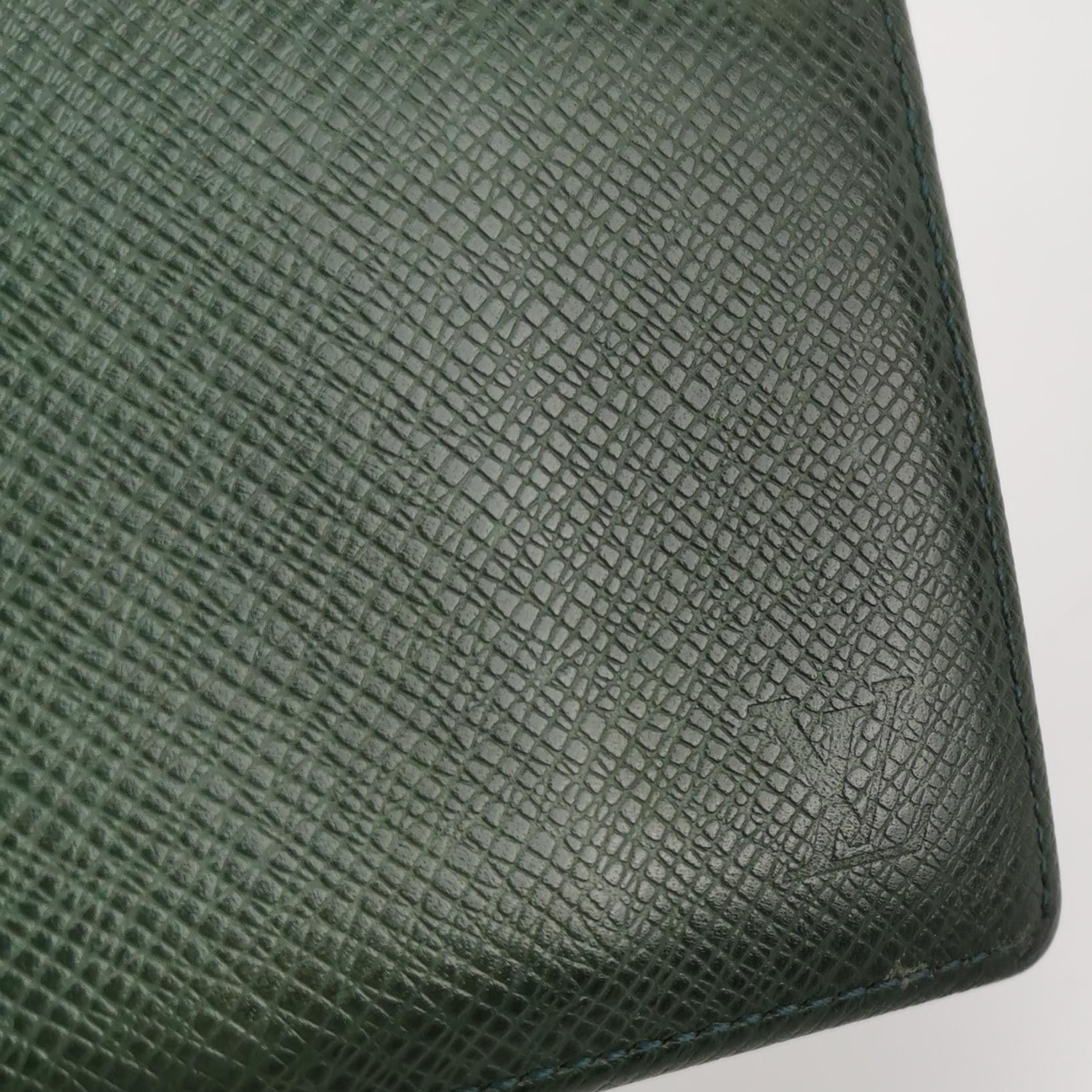Louis Vuitton Louis Vuitton (LV) Cowhide Solid Color Embossed Monogram Wa Size ONE SIZE - 6 Thumbnail