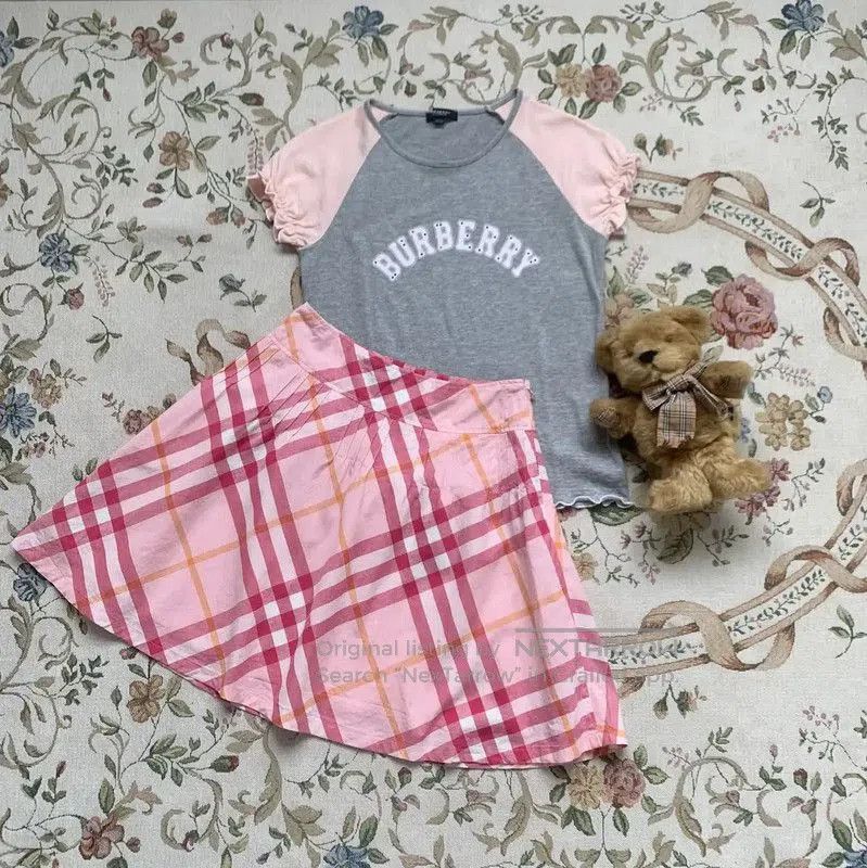 Burberry Burberry Pink Plaid Pleated Skirt for Women. Size 23" - 2 Thumbnail