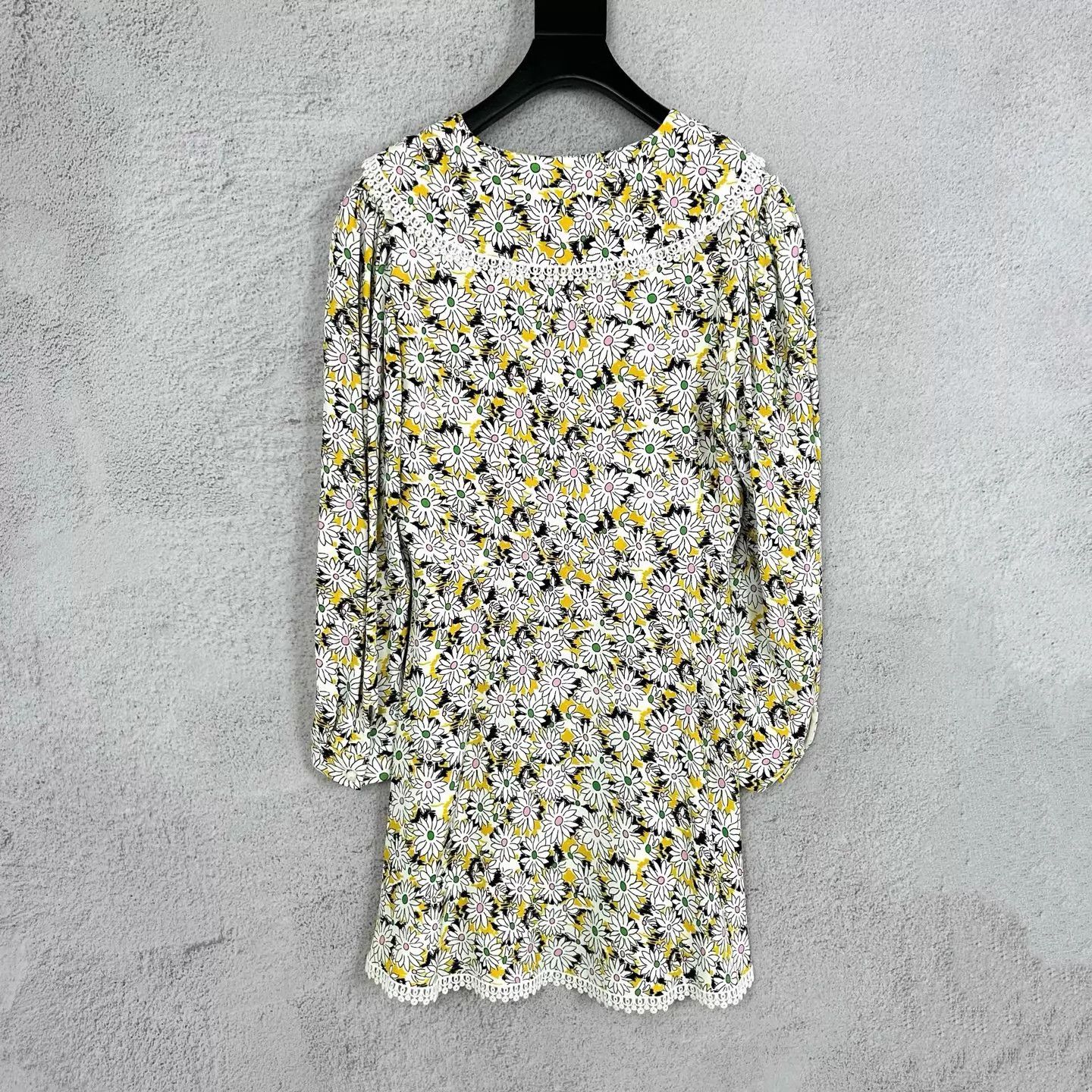 Miu Miu MIU MIU Daisy V-neck pearl button floral dress 42 new Size M / US 6-8 / IT 42-44 - 2 Thumbnail